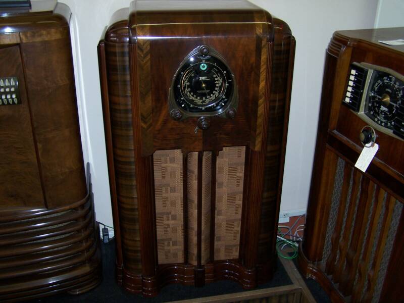 Antique Zenith Radio